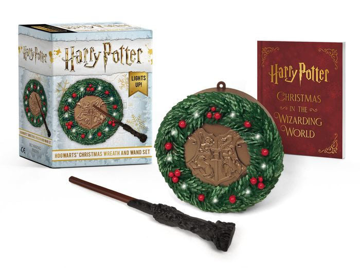 Harry Potter: Hogwarts Christmas Wreath and Wand Set — Lights Up!
