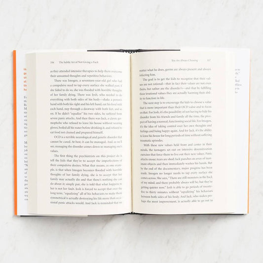 The Subtle Art of Not Giving a F*ck: A Counterintuitive Approach to Living a Good Life – Mark Manson